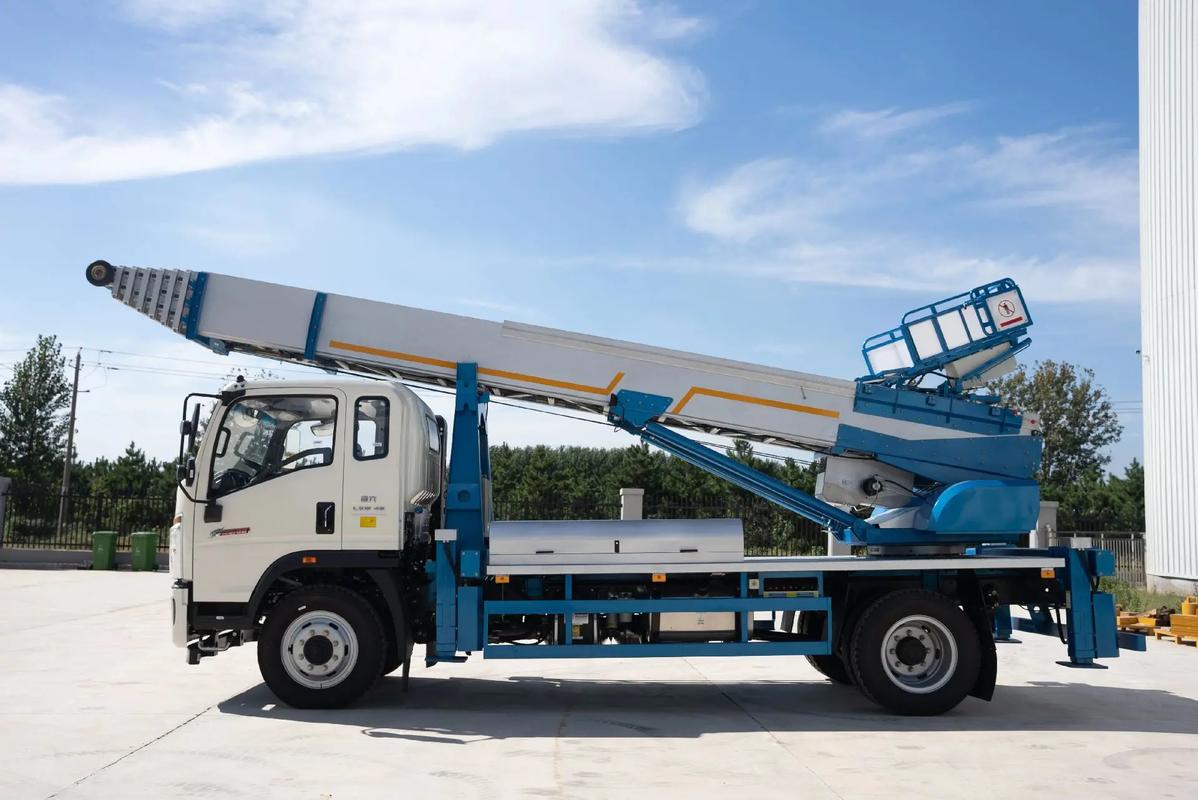 遂宁云梯上料车租赁费用